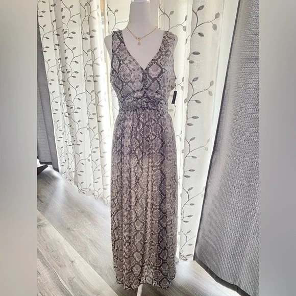 NWT Leith Gray Light Pink Snake Print Sleeveless Women's Maxi Dress Size Small - Picture 3 of 10